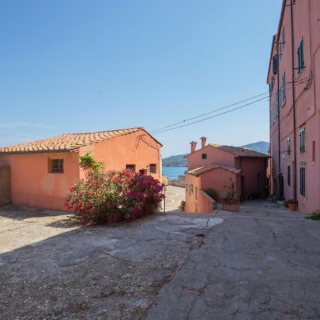 Helloelba Appartamento Il Faro Portoferraio Exterior photo