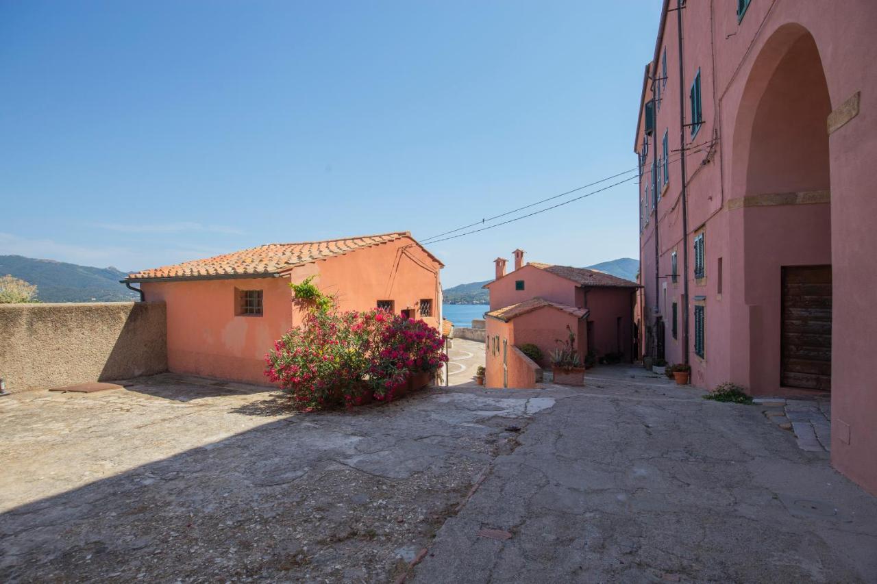 Helloelba Appartamento Il Faro Portoferraio Exterior photo