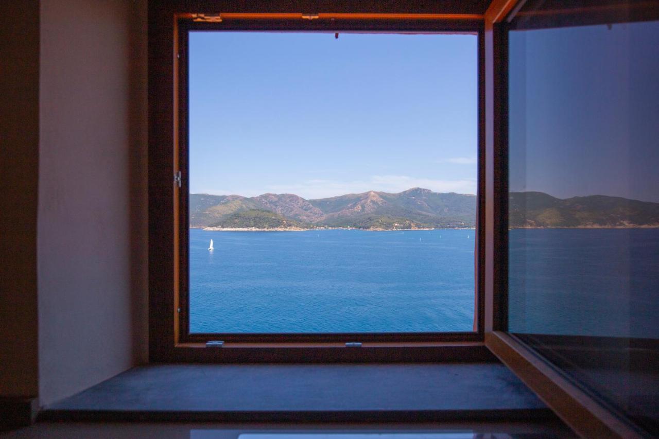 Helloelba Appartamento Il Faro Portoferraio Exterior photo